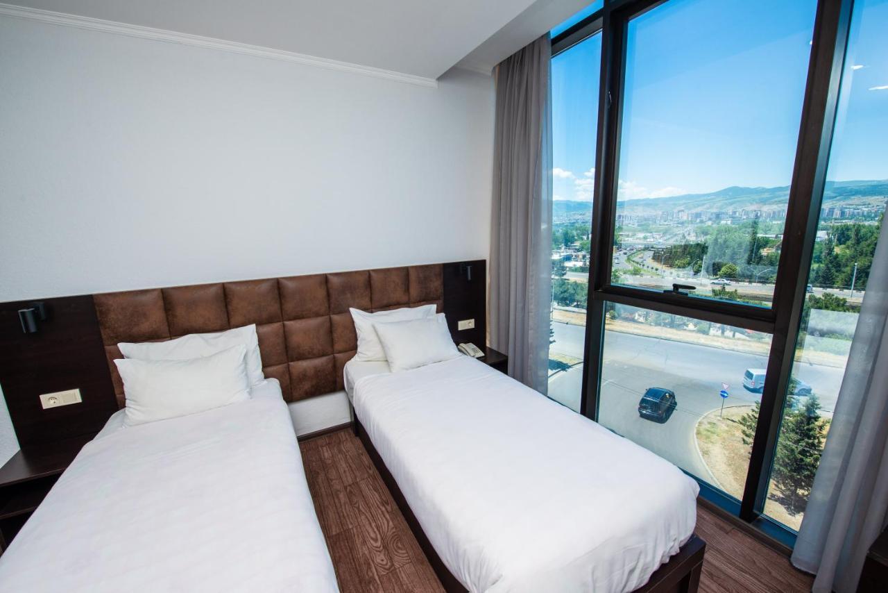Hotel Shine Palace Tbilisi Exterior foto