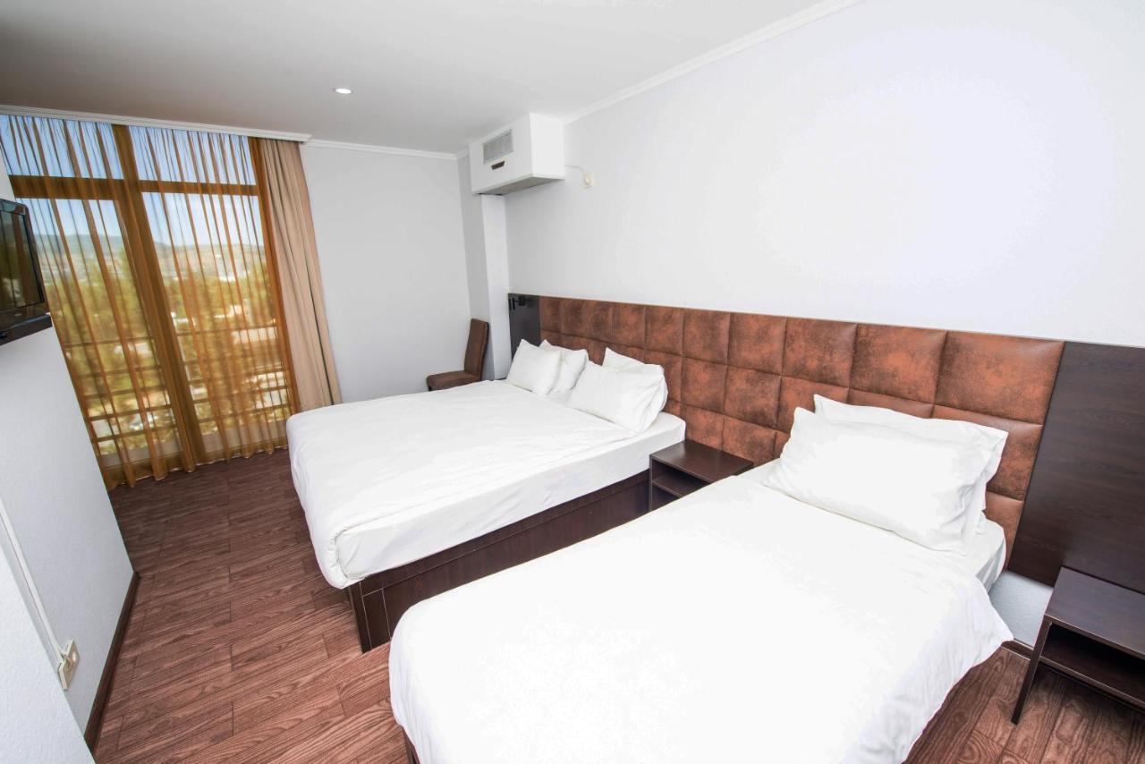 Hotel Shine Palace Tbilisi Exterior foto