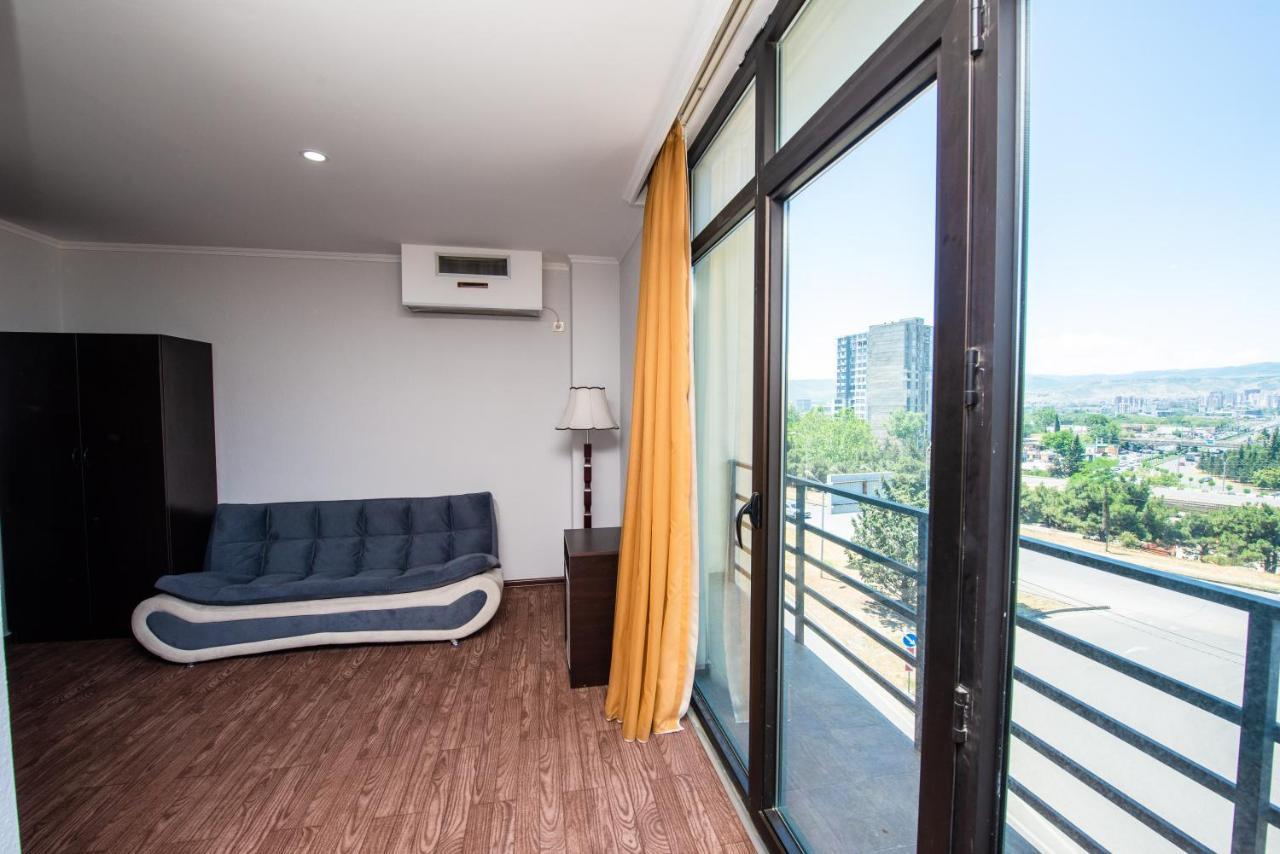 Hotel Shine Palace Tbilisi Exterior foto