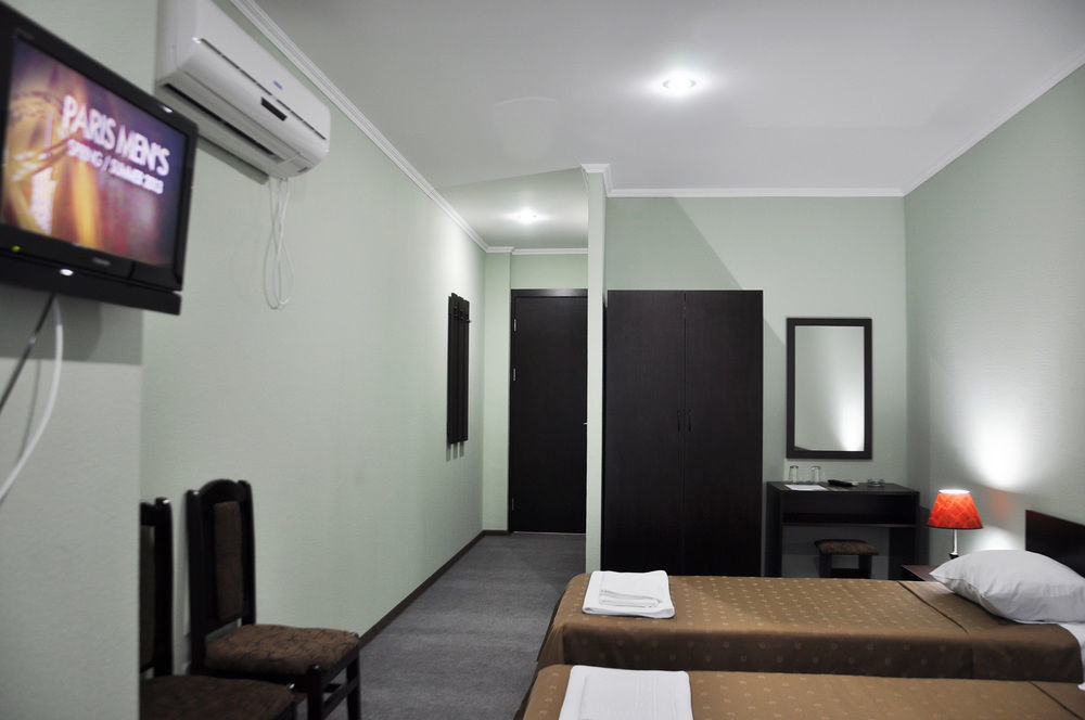 Hotel Shine Palace Tbilisi Exterior foto
